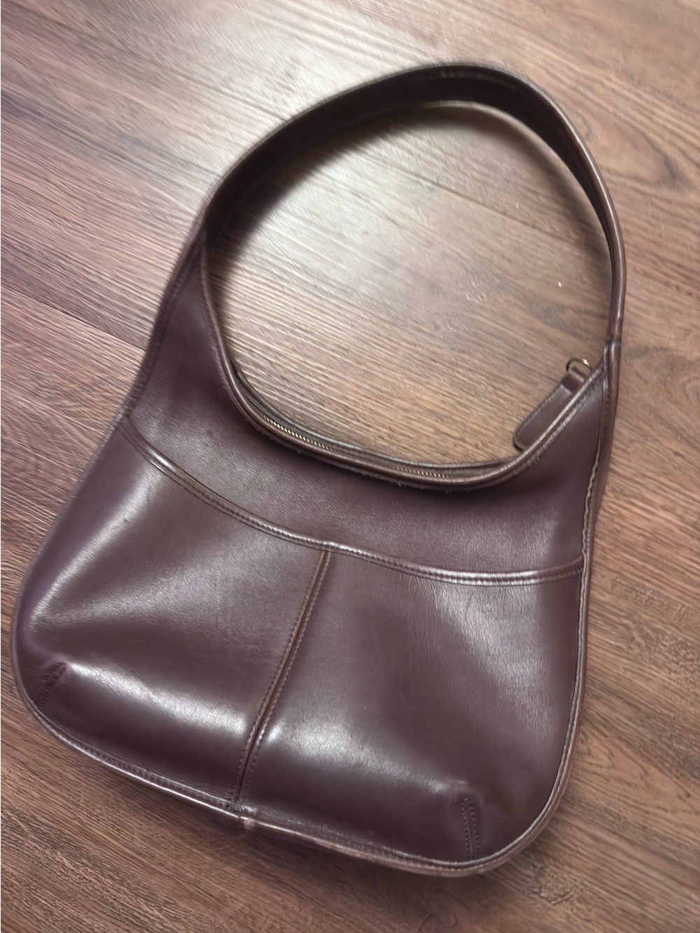 Vintage Coach Classic Leather Shoulder Bag in Dark Brown